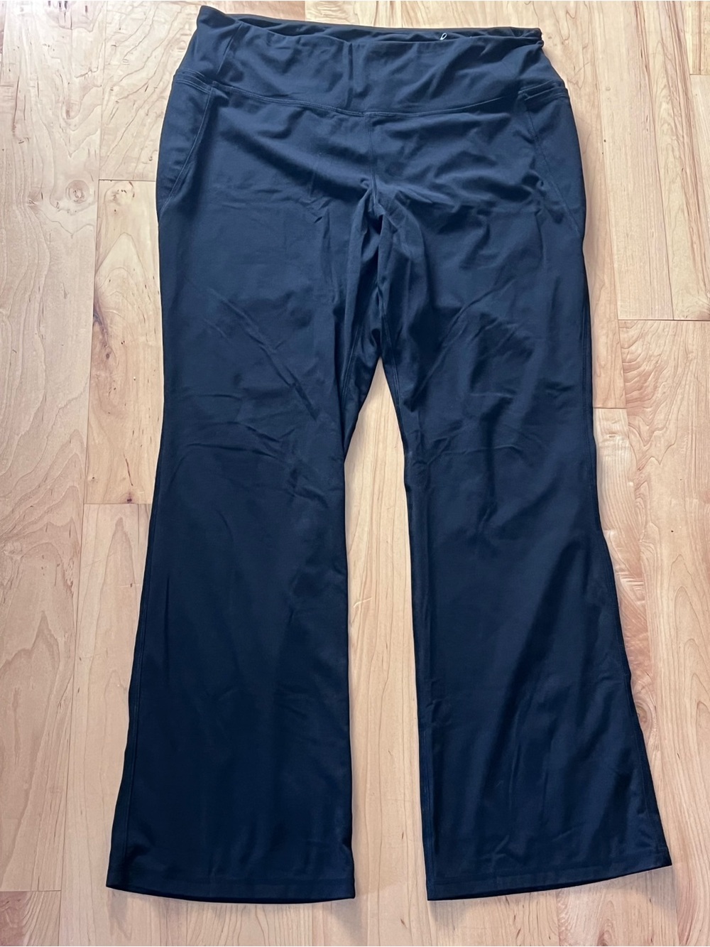 Plus size 22/24- Livi Lane Bryant soft bootcut pants- yoga pants- black
